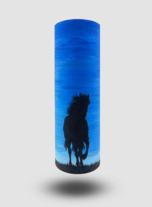 Zylin Dekorröhre blauer Sonnenuntergang mit schwarzem Pferd von vorne