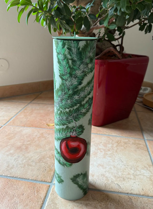 Zylin Deko-Röhre Rote Weihnachtskugel